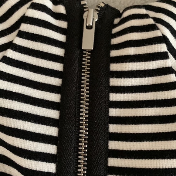 Banana Republic Black & White Striped Knit Dress size 0. - Picture 7 of 7